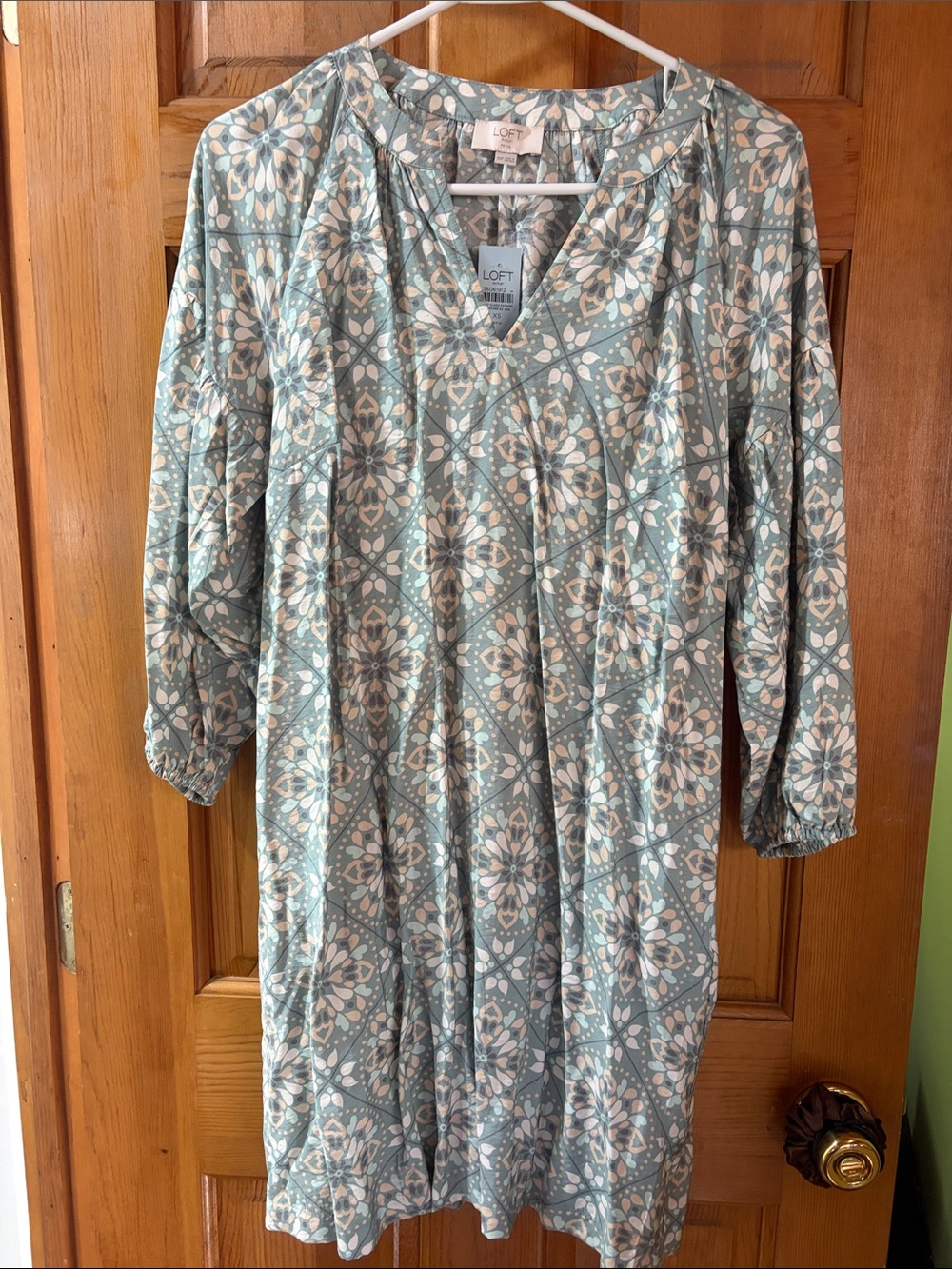 Size XSP LOFT Sage Green Floral Tile-Print Midi Dress
